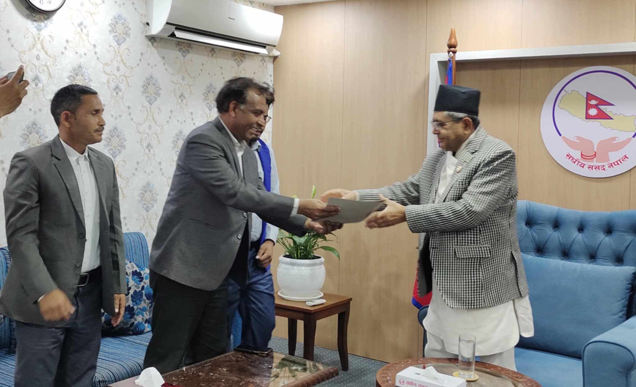 विशिष्ट व्यक्तिहरुको सम्पत्ति छानविनको पहलको लागी सभामुखलाई ध्यानाकर्षण