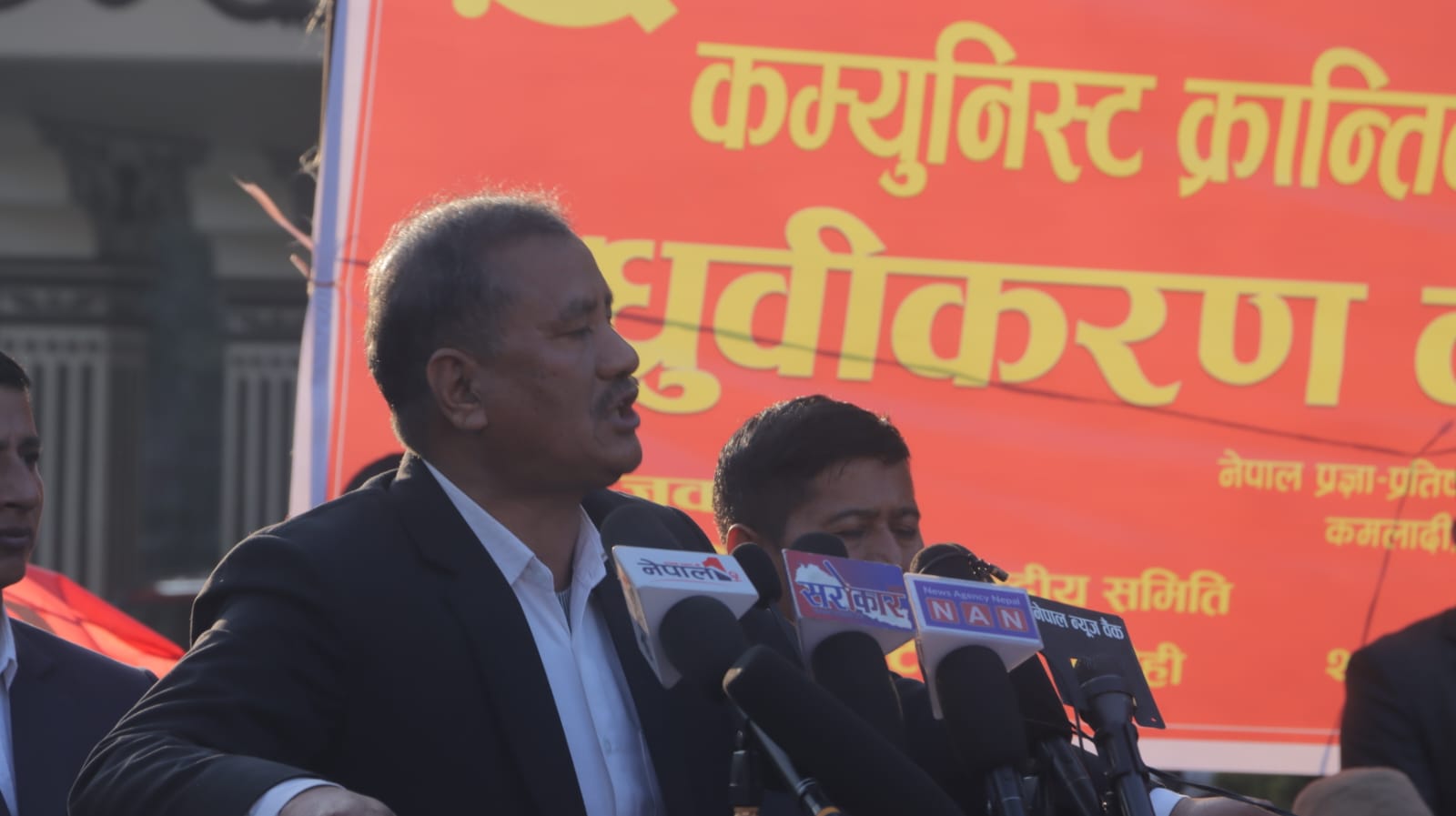 हामी माओबादीहरु एक हुनुपर्छ, नेपाललाई समाजवादतिर लैजाने सपना मर्न दिनुहुँदैन : विप्लव