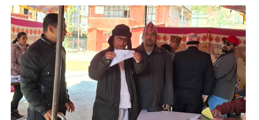 काठमाडौं–४ मा ८७ वर्षीय आचार्यले दिए स्वतन्त्र उम्मेदवारी