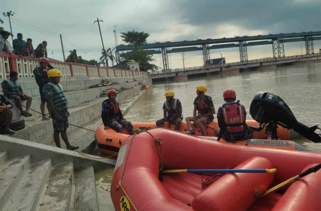 सप्तकोशीमा बेपत्ता गोताखोरको खोजी जारी, एक जनाको शव भेटियो