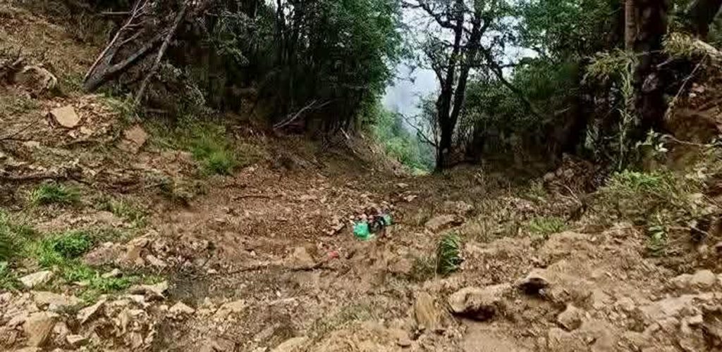 रोल्पाको थवाङस्थित जलजलामा जिप दुर्घटना हुँदा १७ जनाको मृत्यु