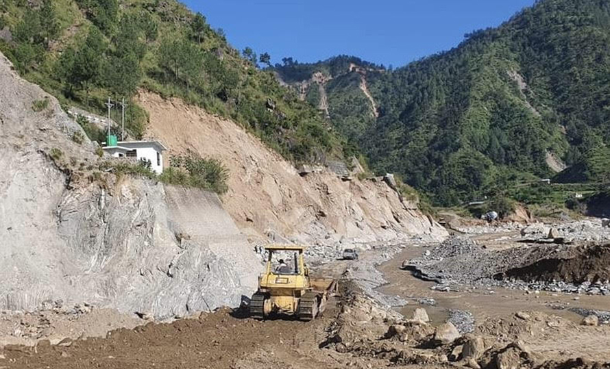 बीपी राजमार्गको ‘नेपालथोक–बाख्रेखोला खण्ड’ पुनर्निर्माण गर्न ठेक्का आह्वान