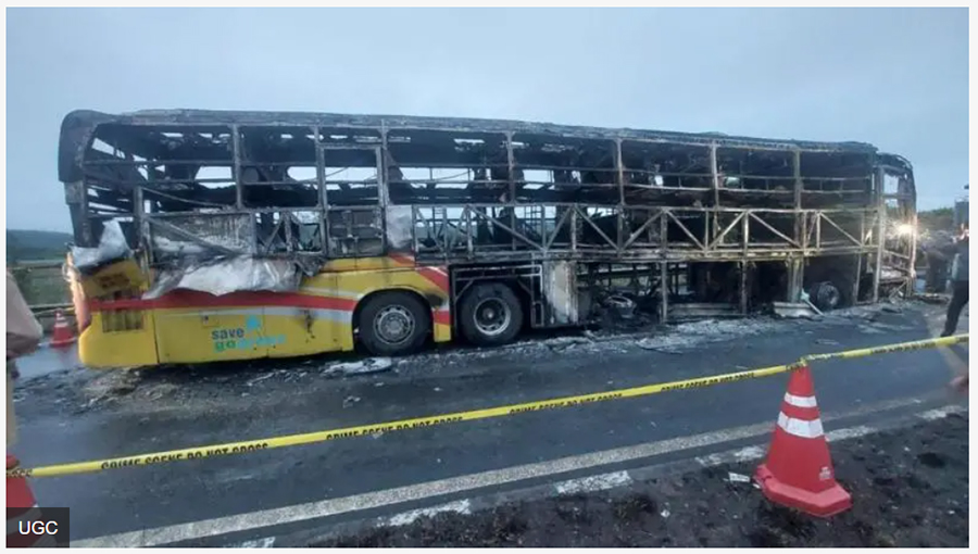 बेंगलुरु जाँदै गरेको बसमा आगो लाग्दा १० जनाको मृत्यु