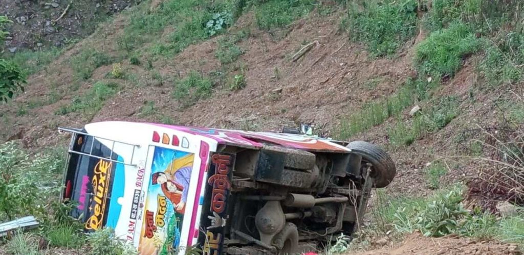 काभ्रेमा बस दुर्घटना हुँदा एक जनाको मृत्यु