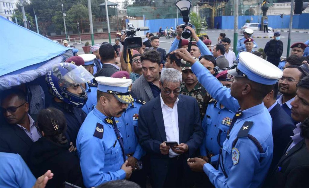 उपत्यकामा ट्राफिक नियम उल्लंघन गर्ने सवारी चालकलाई डिजिटल चिट