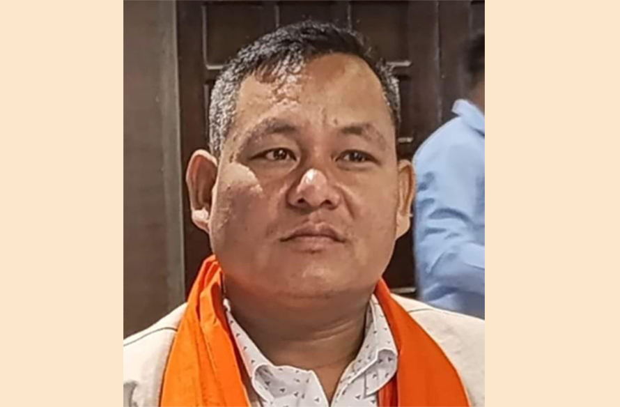 प्रदेश सांसद दुर्गा चौधरी एमालेबाट निलम्बित