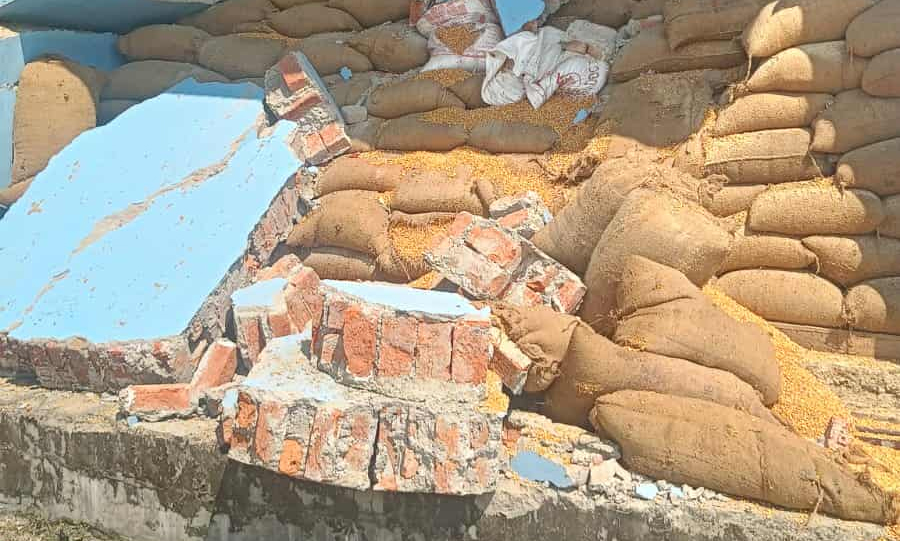 चितवनमा दाना उद्योगको पर्खाल भत्किँदा ३ जनाको मृत्यु