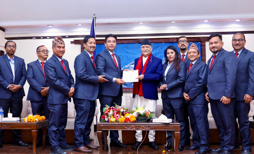 राष्ट्रिय फोटो पत्रकार समूह नेपालले प्रधानमन्त्रीलाई बुझायो ९ बुँदे ध्यानाकर्षण पत्र