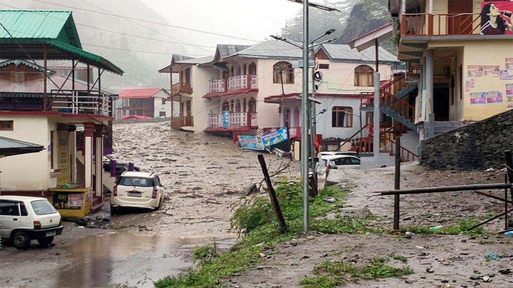 उत्तराखण्ड बाढीपहिरोमा धादिङका ४ जना सम्पर्कविहीन