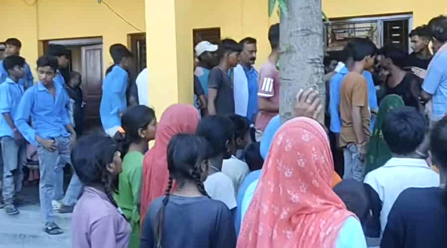 विद्यालयको खाजामा छेपारो परेपछि ६० बालबालिका अस्पताल भर्ना