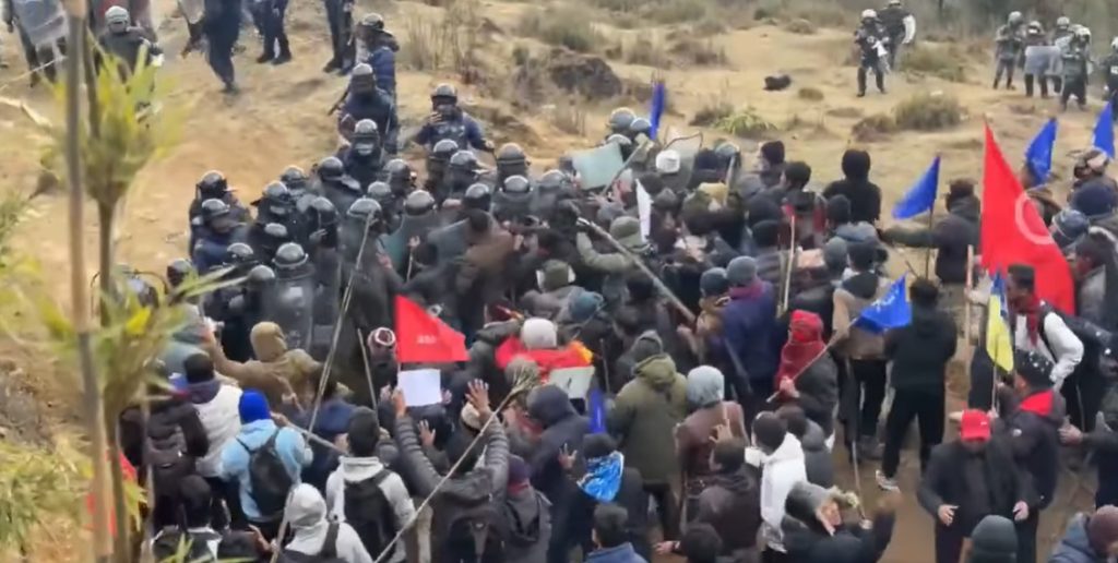 ताप्लेजुङमा ‘नो केबुलकार समूह’ र प्रहरीबीच झडप, १२ जना घाइते