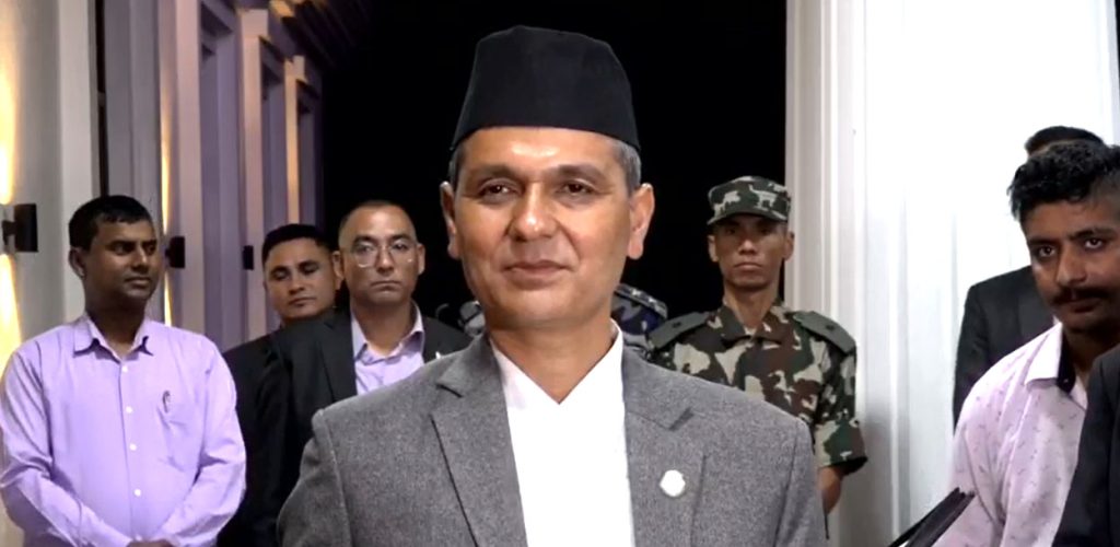 कसैको दबाब वा प्रभावमा गृहमन्त्री हटाउने निर्णय हुँदैनः प्रधानमन्त्रीको सचिवालय