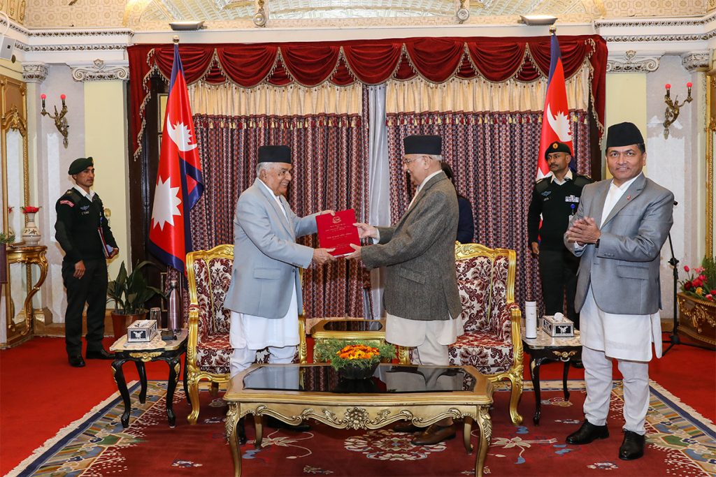 सरकारले राष्ट्रपतिसमक्ष बुझायो वार्षिक प्रतिवेदन