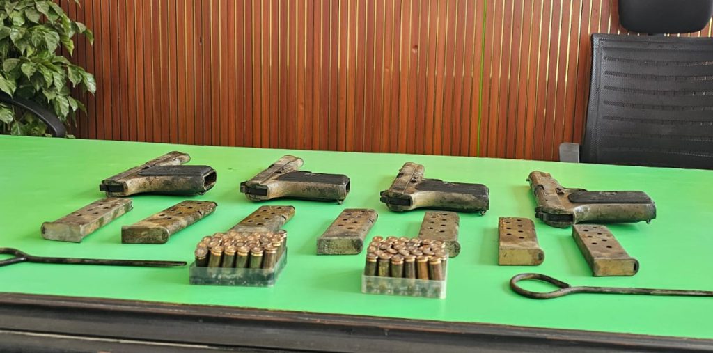 विष्णुमति खोला किनारमा भेटियो ४ थान पेस्तोल र ५८ राउण्ड गोली