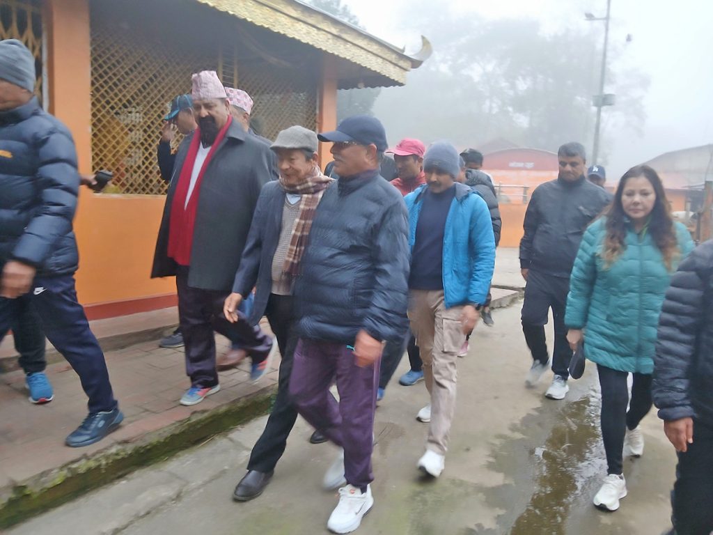 नरहरिनाथको तपस्थली अवलोकन गर्न देवघाट पुगे प्रचण्ड