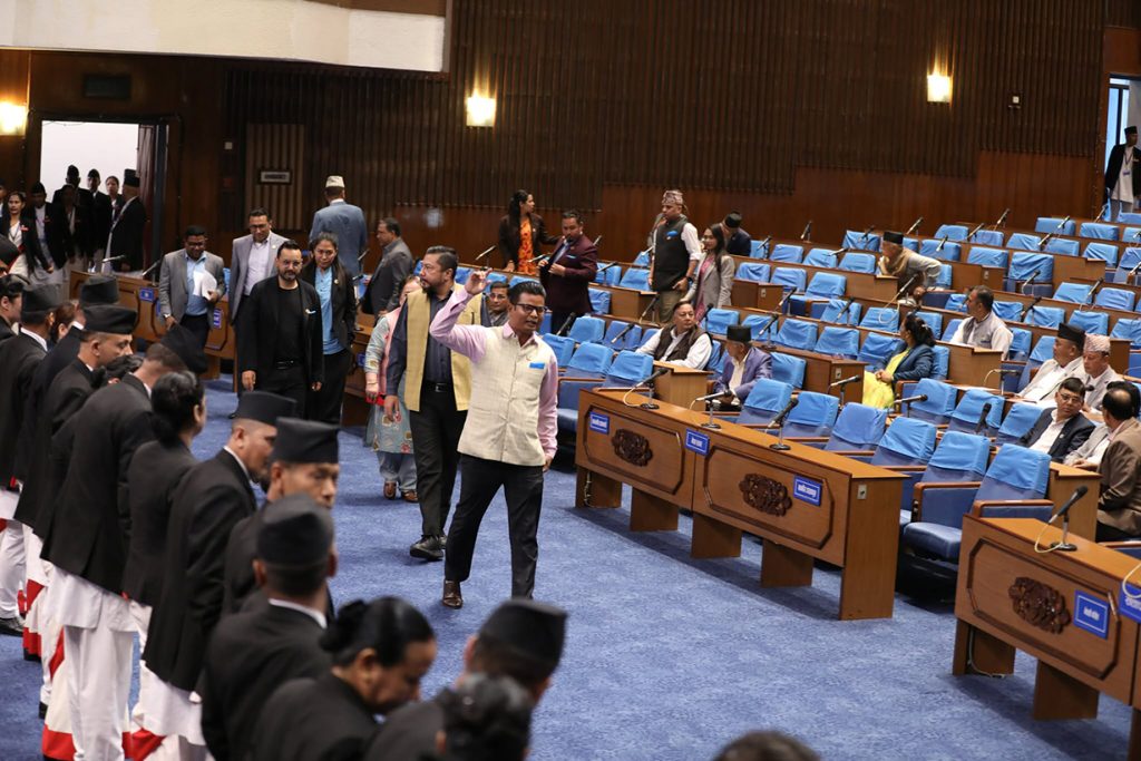 रास्वपाको नाराबाजीबीच संसद बैठक जारी