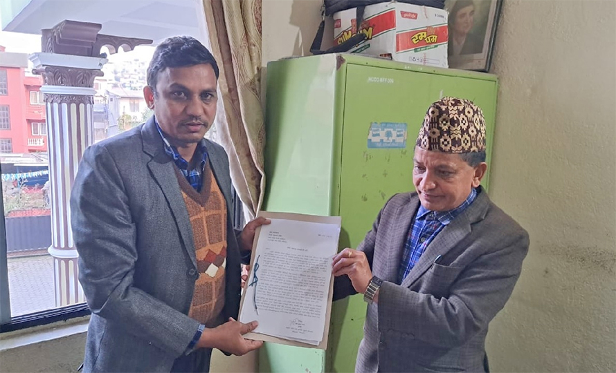 पर्यटनमन्त्री पाण्डेले कांग्रेस सांसद बजगाईंविरुद्ध दिए उजुरी