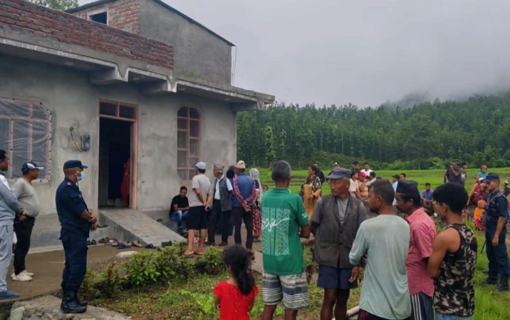 सुतिरहेकी श्रीमतीलाई श्रीमानले गरे हत्या