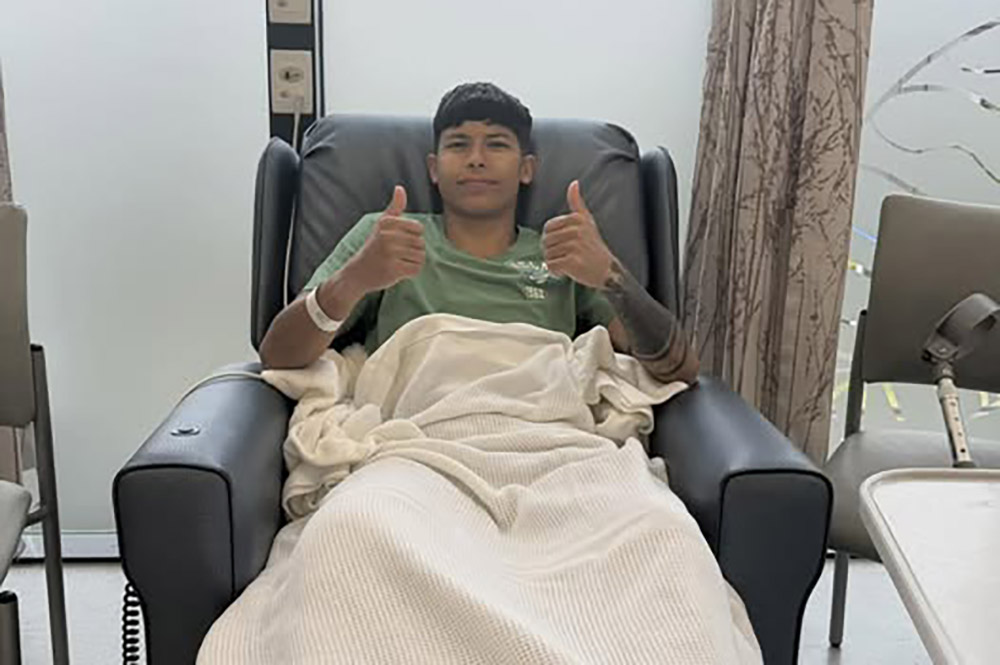 खाडी क्षेत्रमा अवस्था अनुकूल नभएपछि साम्बाले न्यूजील्याण्डमा गरिन् घुँडाको शल्यक्रिया