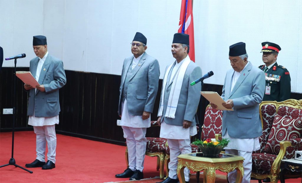 नवनियुक्त शिक्षामन्त्री पन्तले लिए शपथ