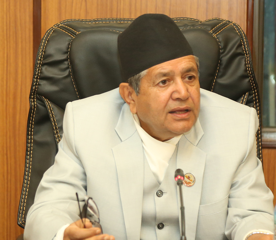 सरकार संसदबाट टाढा हुने, तर्सिने र तर्किएर हिंडिरहेको छ : सभामुख घिमिरे