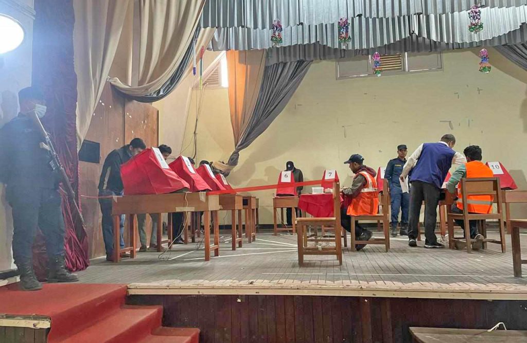 त्रिभुवन विश्वविद्यालय क्याम्पसमा मतदान जारी