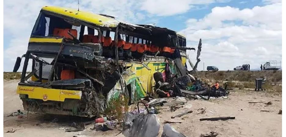 २ बस एक आपसमा ठोक्किँदा ३७ जनाको मृत्यु