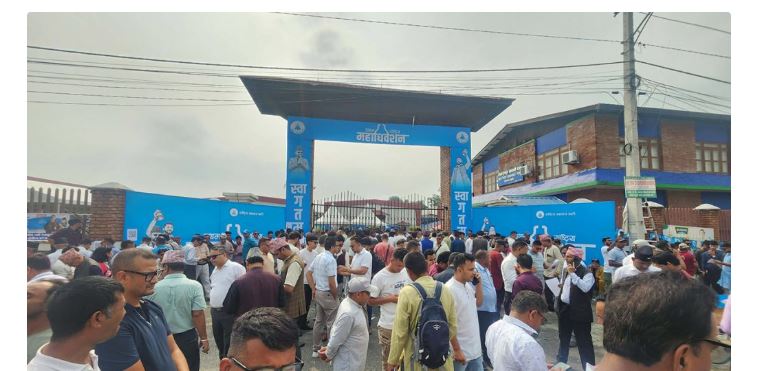 रास्वपाको बन्द सत्र आजका लागि स्थगित