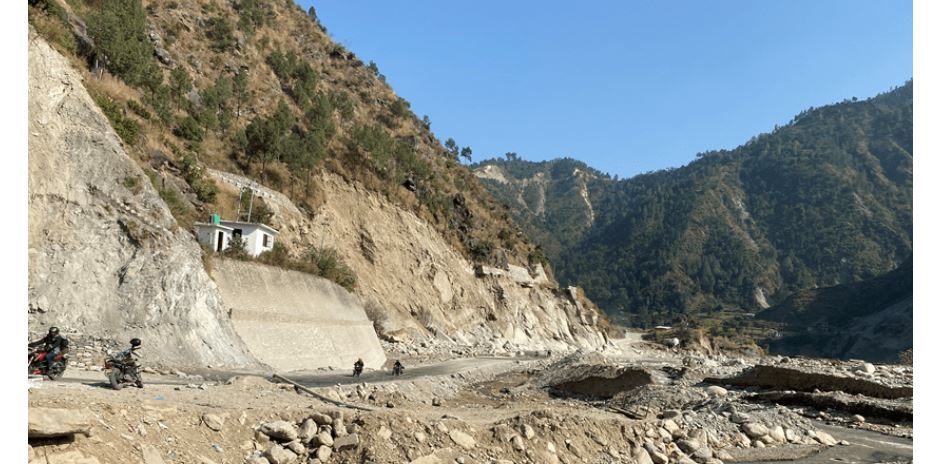बिपी राजमार्गको क्षतिग्रस्त खण्ड स्थायी रूपमा पुनर्निर्माण गरिँदै