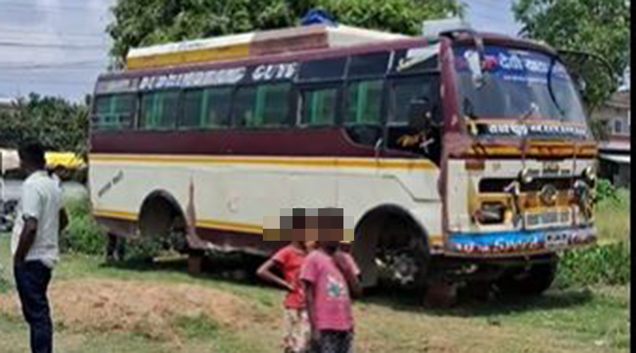 धरानबाट हराएको बस विराटनगरमा पार्टपुर्जा निकालिएको अवस्थामा भेटियो