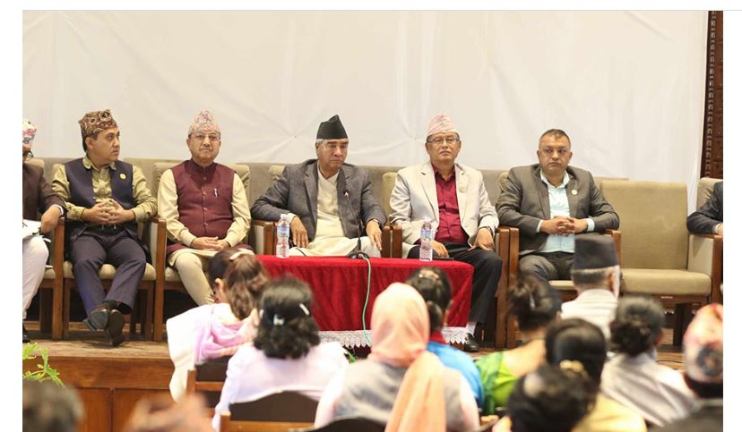 कांग्रेसको पदाधिकारी बैठक जारी, सांसदहरूलाई सिंहदरबार बोलाइयो