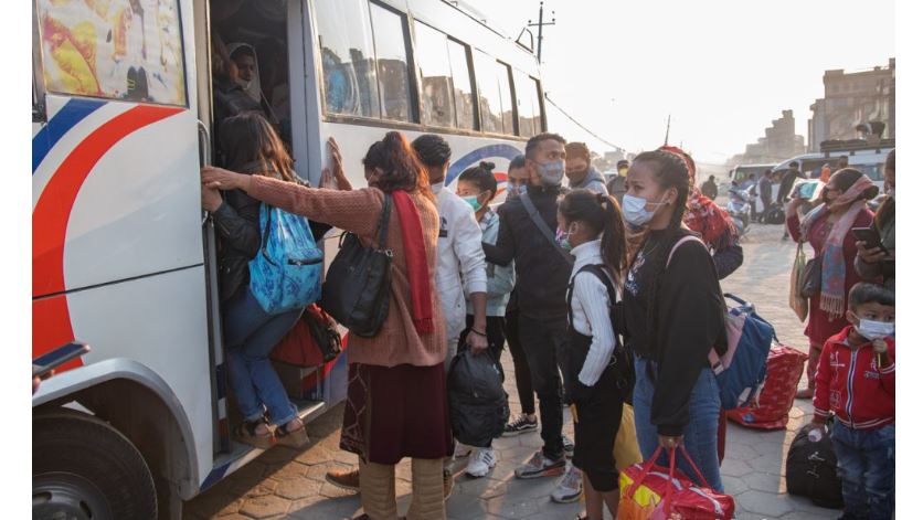 दुई दिनमा एक लाखले छोडे काठमाडौं