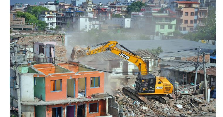 आज काठमाडौंका आधा दर्जन बढी सुकुमवासी बस्तीमा डोजर चल्दै