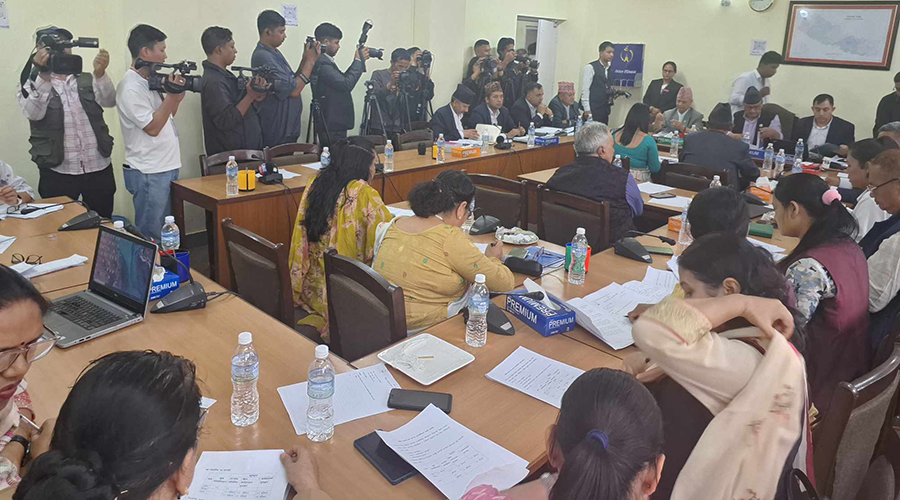 शिक्षकको कार्यसम्पादन मूल्याङ्‍कन अंक घटाएर ८० बनाउने प्रस्ताव पारित