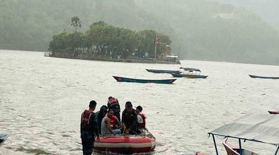 फेवातालमा फसेका ८ जनाको उद्धार