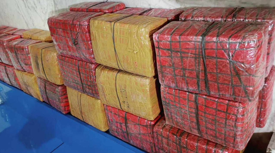 ७५० किलो गाँजासहित २ जना पक्राउ