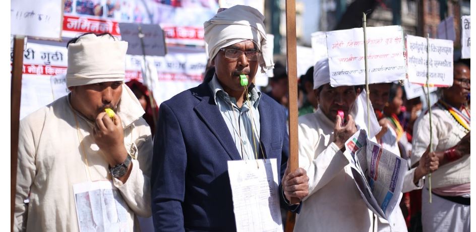 नयाँ बानेश्वरमा भइरहेको प्रदर्शनमा झडप, डीएसपी गंगा पौडेल घाइते