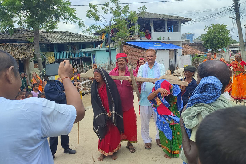 वर्षा नभएपछि सांसदलाई पक्राउ गरी हली बनाए............