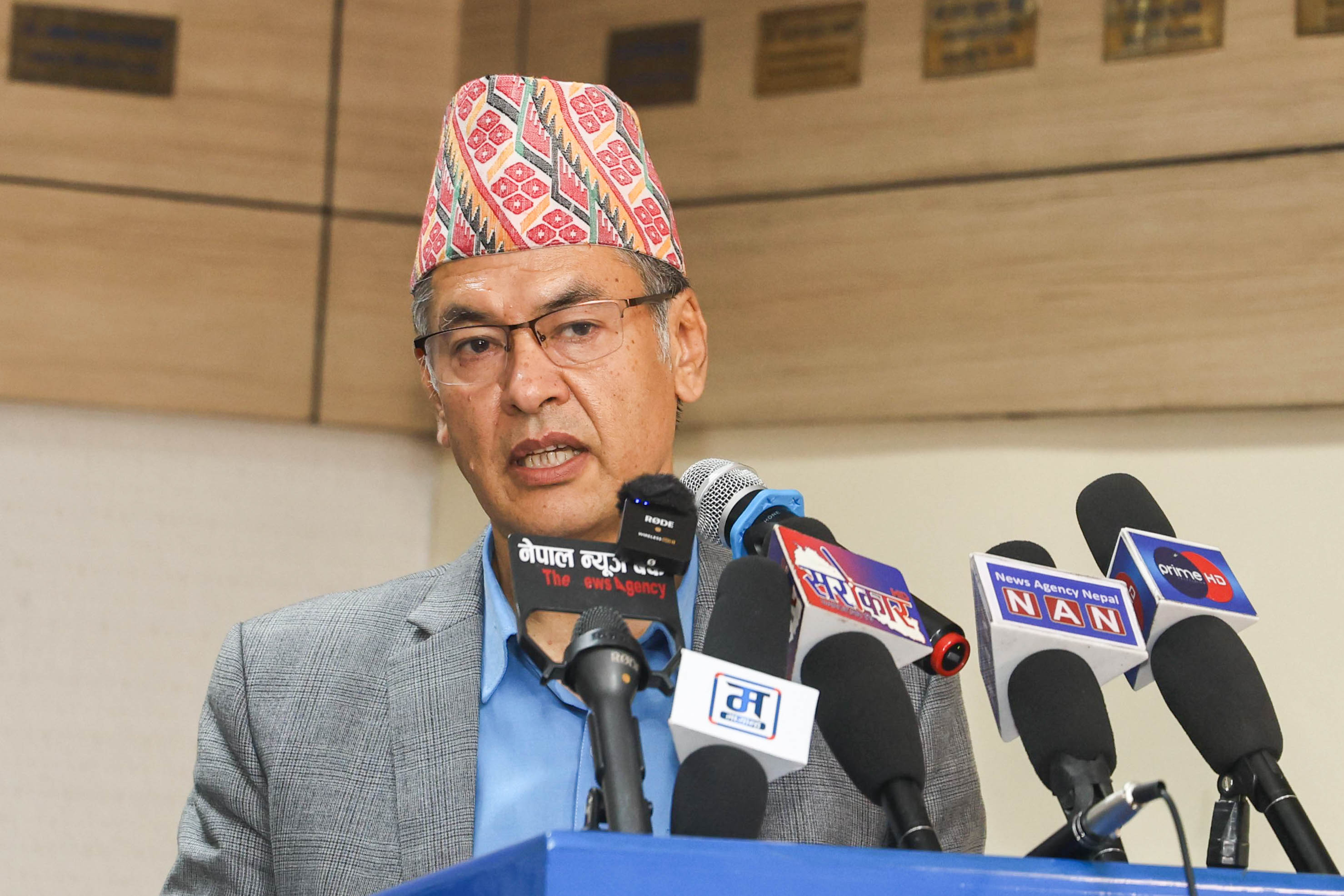 ‘सोलर र ब्याट्रीले डिमान्ड पूरा गर्न सक्छ भने विद्युत् प्राधिकरण हाइड्रोको पछाडि लाग्न जरुरी छैन’ : शाक्य