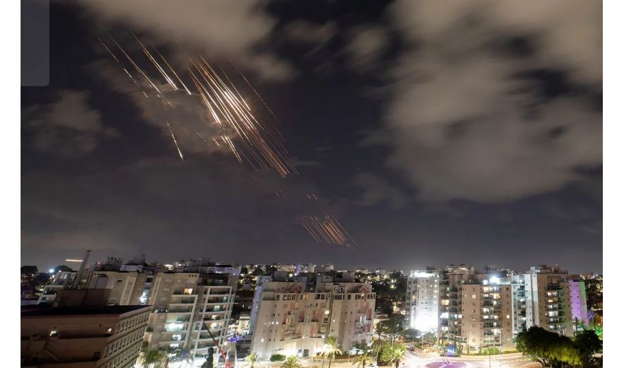 इजरायलमा इरानको मिसाइल वर्षा