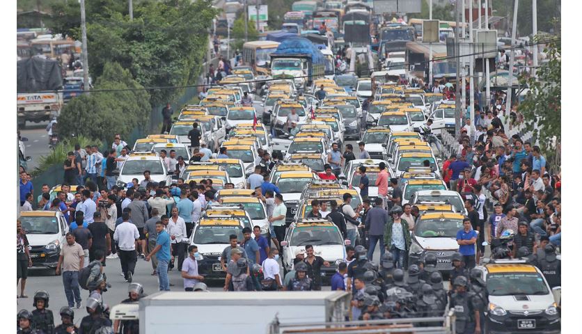 मेडिकल व्यवसायी दुर्गा प्रसाईको र्‍यालीका कारण उपत्यकामा जाम