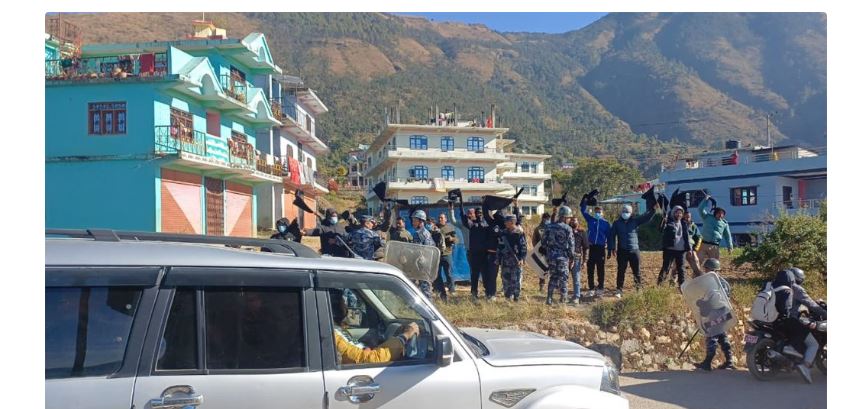 जनार्दन शर्मालाई गृहजिल्लामा कालो झण्डा