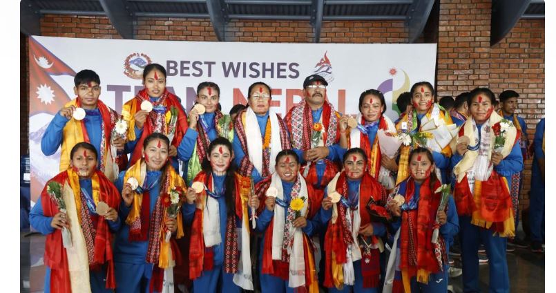 पदक विजेता महिला कबड्डी टोली स्वदेश फिर्ता