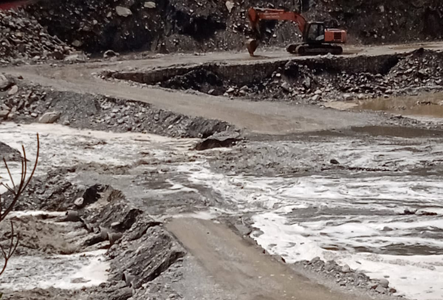 हेटौंडा काठमाडौं जोड्ने कान्ति लोकपथ अवरुद्ध