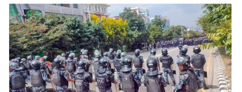 काठमाडौंंको चक्रपथ क्षेत्रभित्र अहिले बिहान साढे ८ बजेदेखि अनिश्चितकालका लागि कर्फ्यु