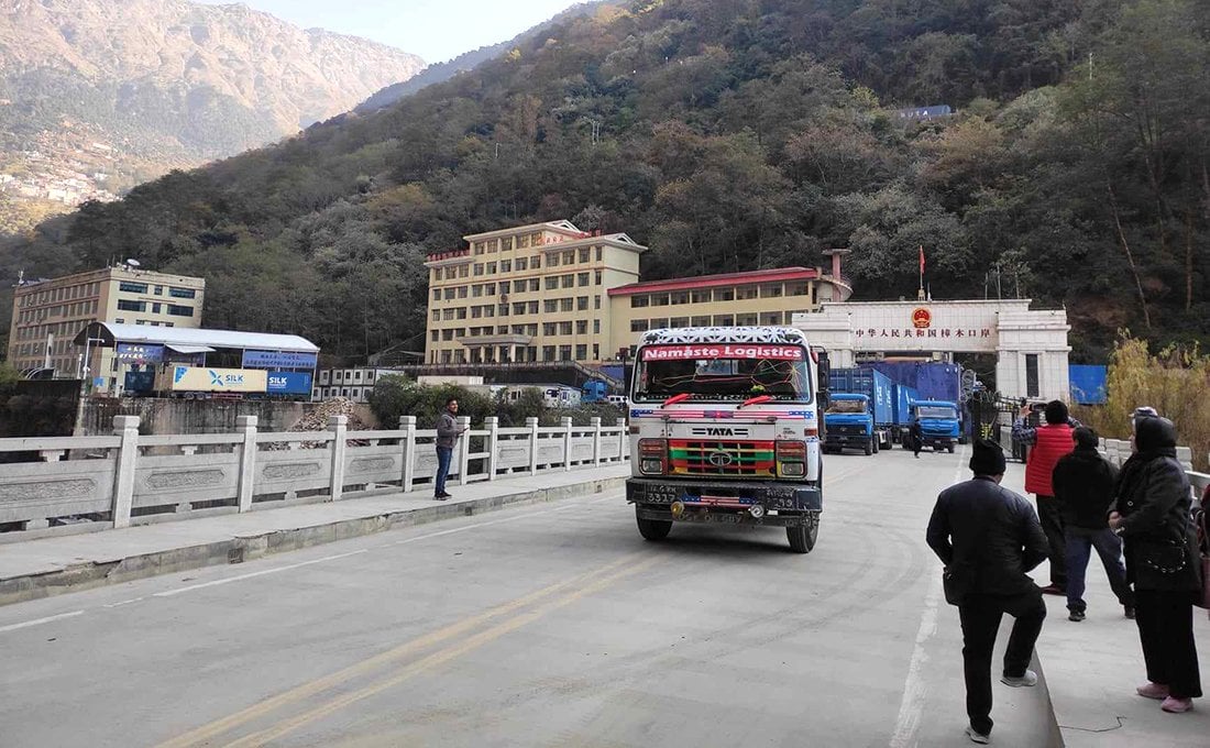 रसुवागढी नाकाबाट आयात सुरु