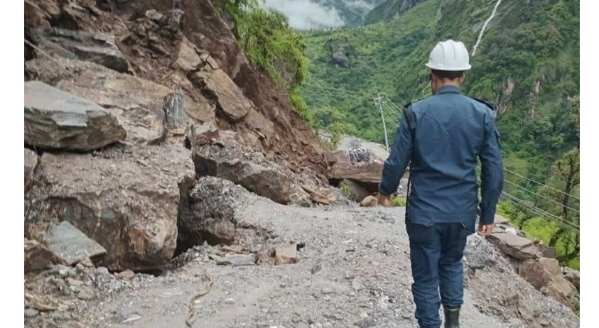 सिंगटी–लामाबगर र लापिलाङ सडक अवरुद्ध