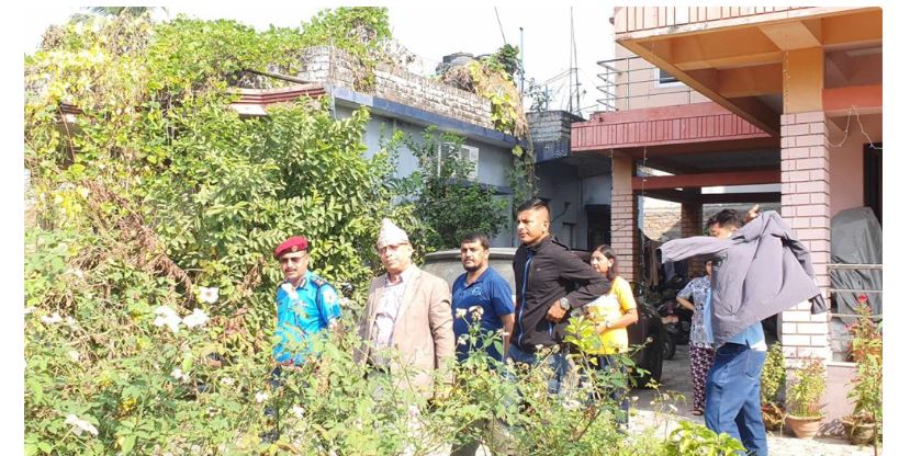 पक्राउ परेका पूर्वमन्त्री अधिकारीलाई काठमाडौँ ल्याइँदै