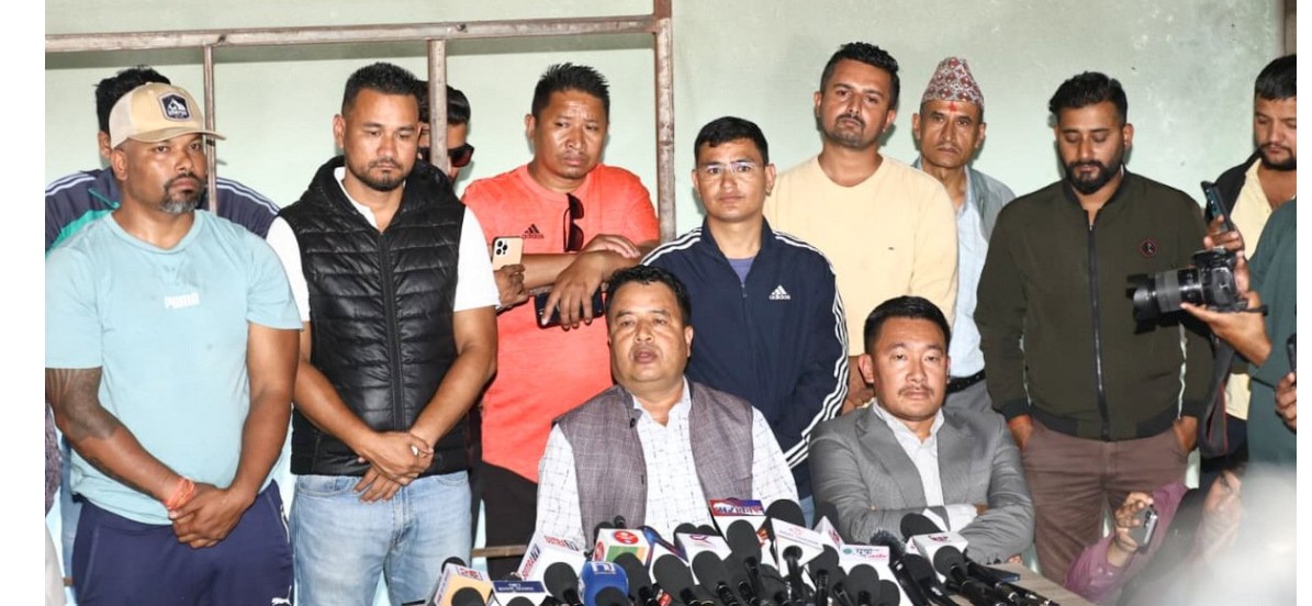 आफुलाई पक्राउ गरेर देखाउन गृहमन्त्रीलाई महेश बस्नेतको चुनौती