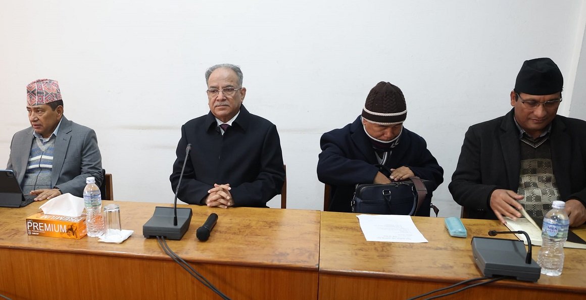 माओवादी पदाधिकारी बैठक बस्दै